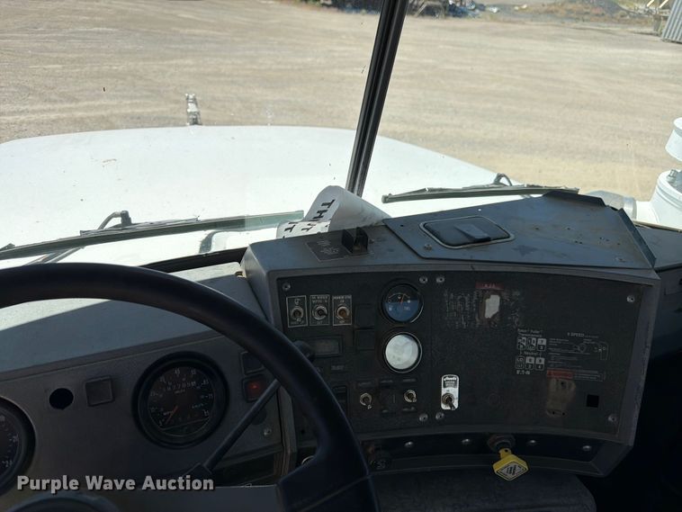 image for item EW2113 1998 Mack RD690S ready mix truck