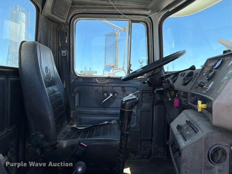 image for item EW2113 1998 Mack RD690S ready mix truck