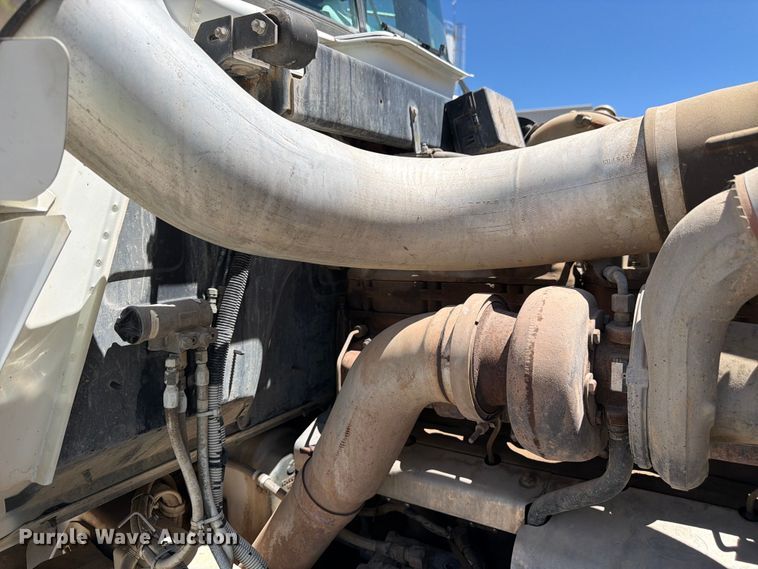 image for item EW2113 1998 Mack RD690S ready mix truck