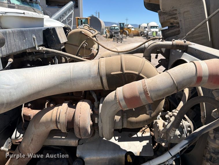 image for item EW2113 1998 Mack RD690S ready mix truck