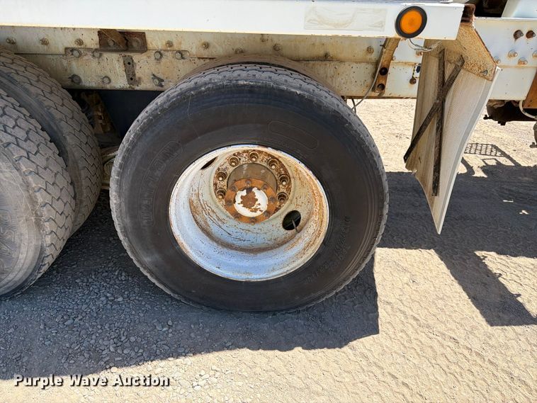 image for item EW2113 1998 Mack RD690S ready mix truck