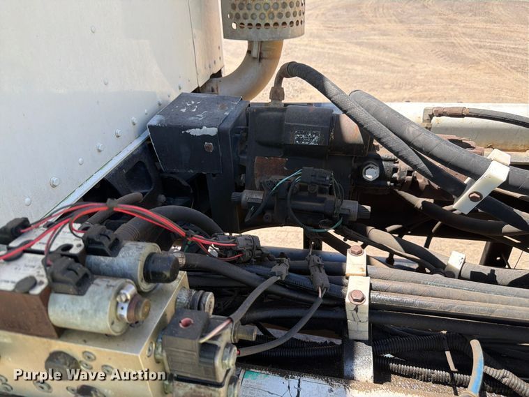image for item EW2115 2006 Kenworth ready mix truck