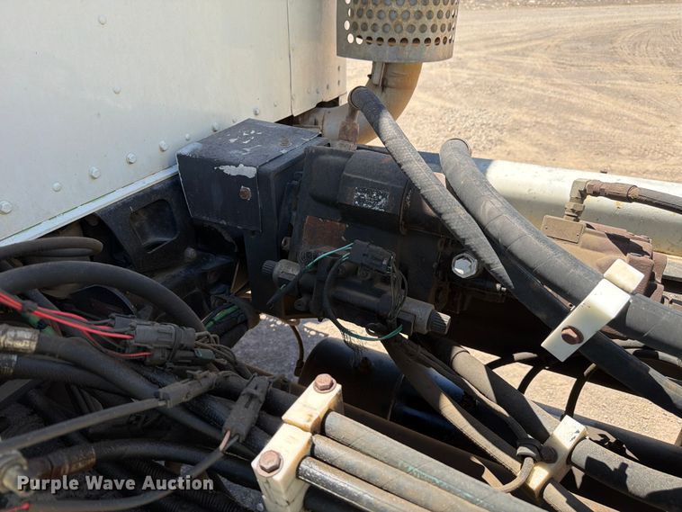 image for item EW2115 2006 Kenworth ready mix truck