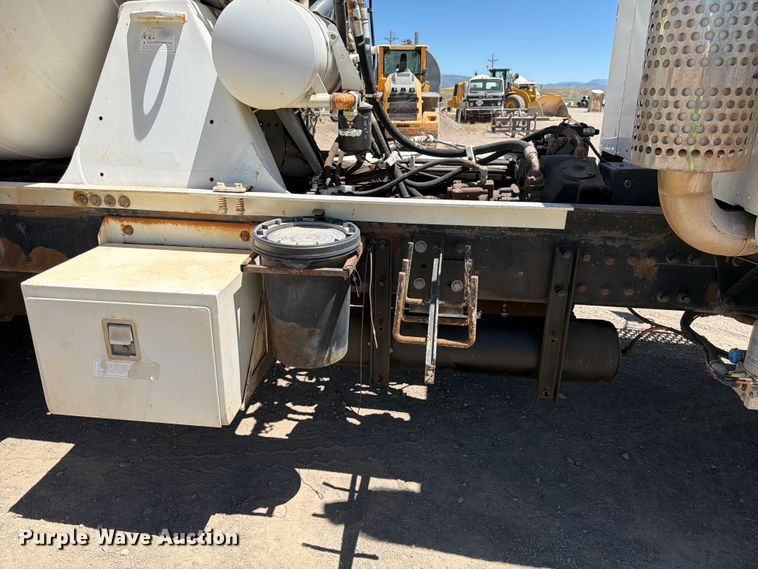 image for item EW2115 2006 Kenworth ready mix truck