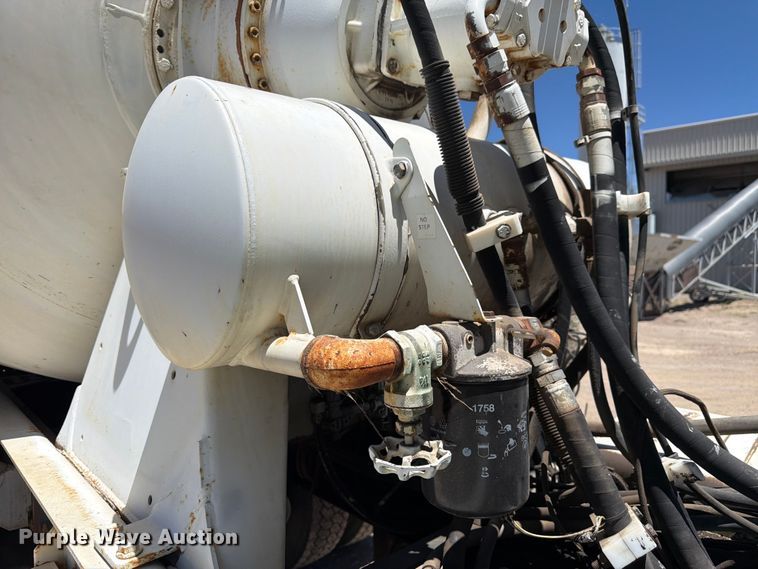 image for item EW2115 2006 Kenworth ready mix truck