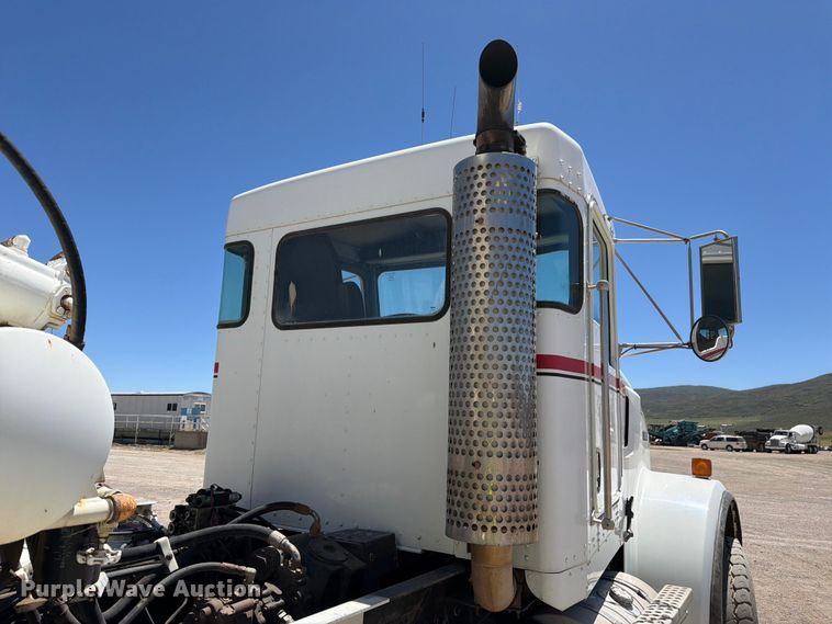 image for item EW2115 2006 Kenworth ready mix truck