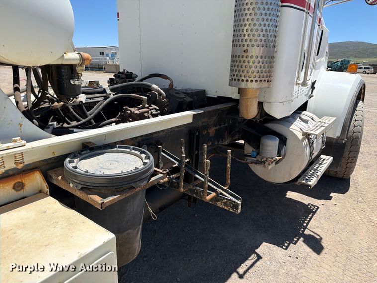image for item EW2115 2006 Kenworth ready mix truck