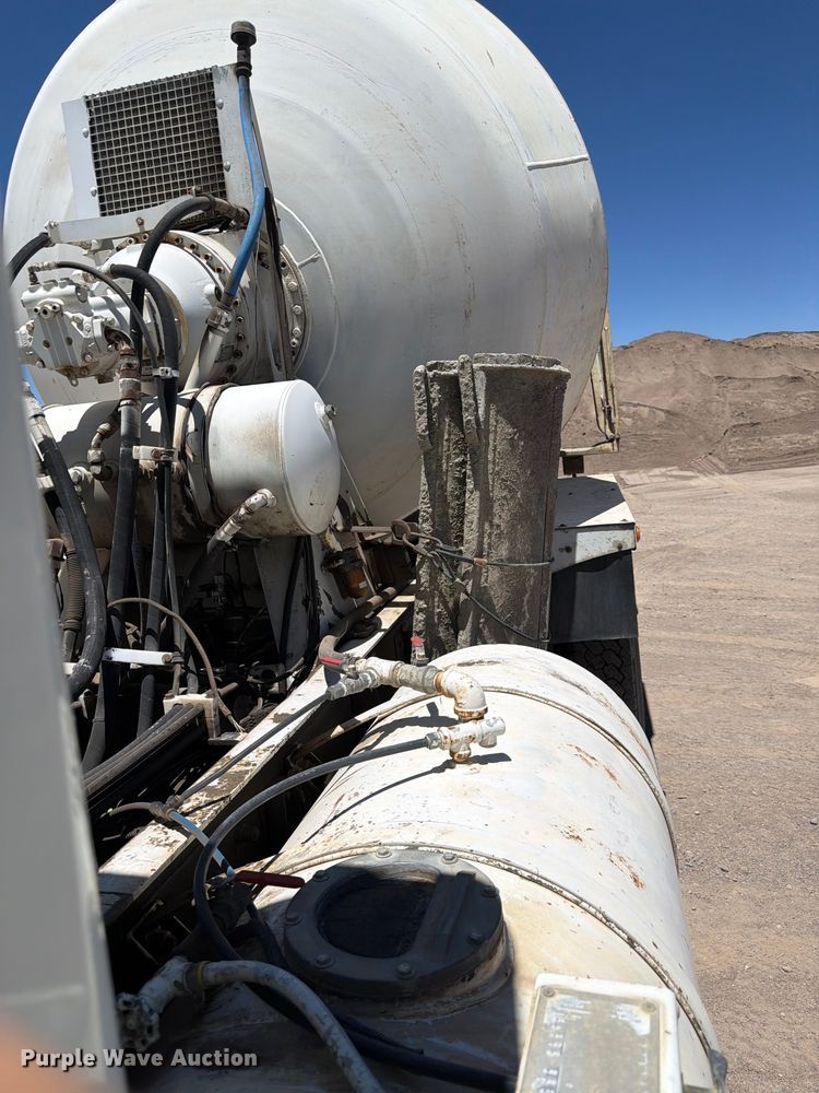 image for item EW2115 2006 Kenworth ready mix truck