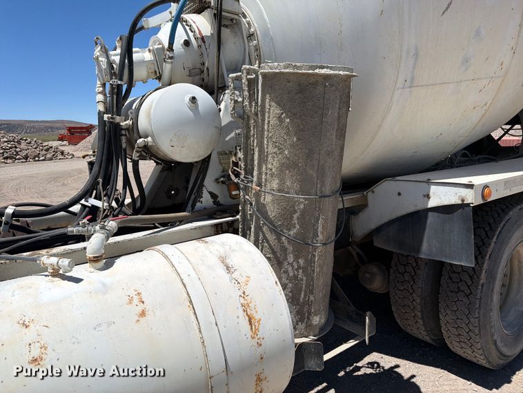 image for item EW2115 2006 Kenworth ready mix truck