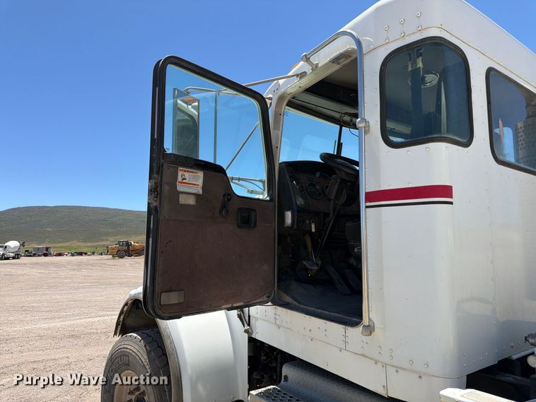 image for item EW2115 2006 Kenworth ready mix truck