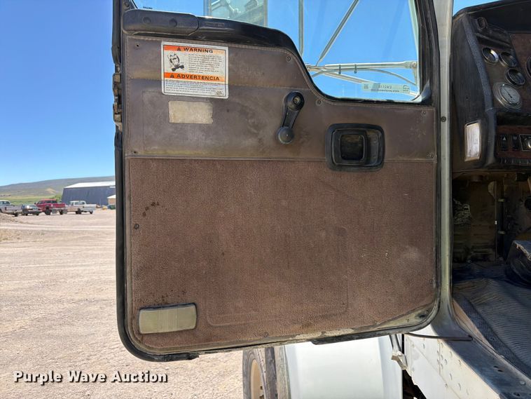 image for item EW2115 2006 Kenworth ready mix truck