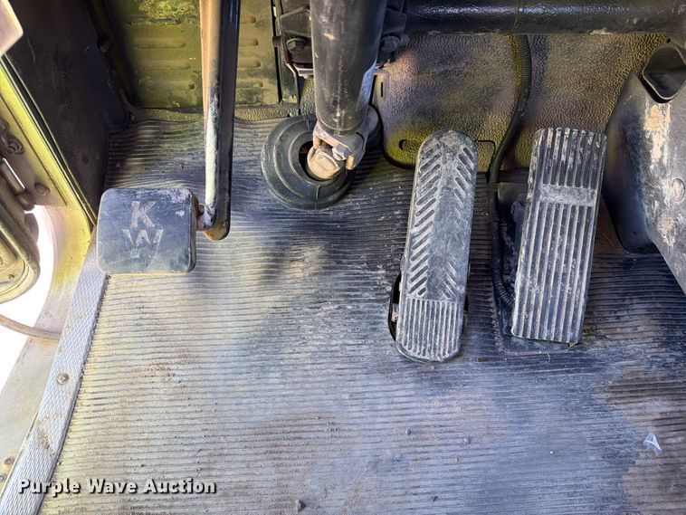 image for item EW2115 2006 Kenworth ready mix truck