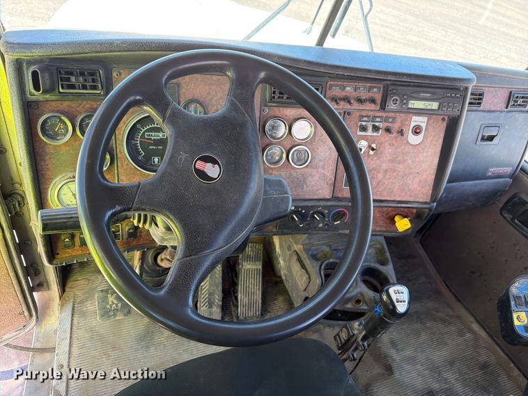 image for item EW2115 2006 Kenworth ready mix truck