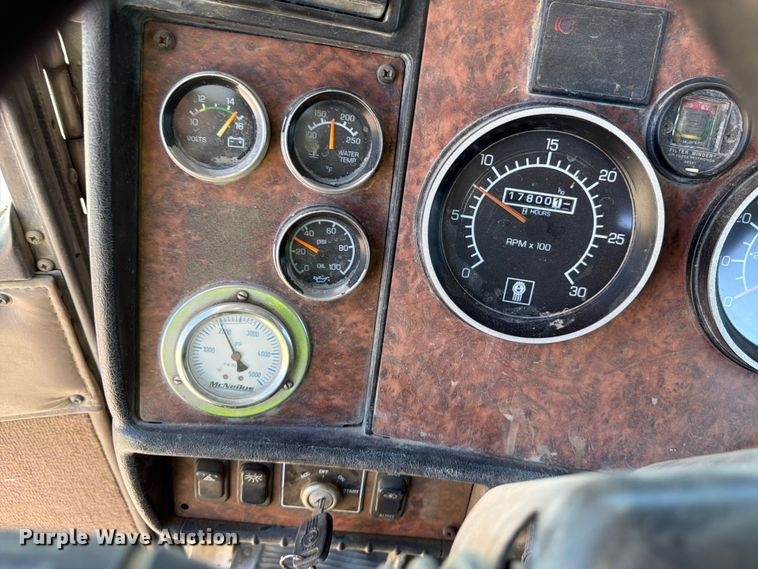 image for item EW2115 2006 Kenworth ready mix truck
