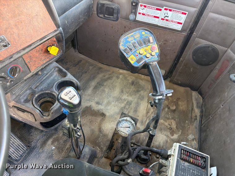 image for item EW2115 2006 Kenworth ready mix truck