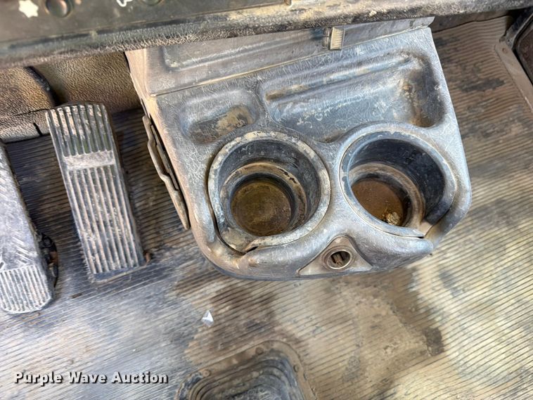 image for item EW2115 2006 Kenworth ready mix truck