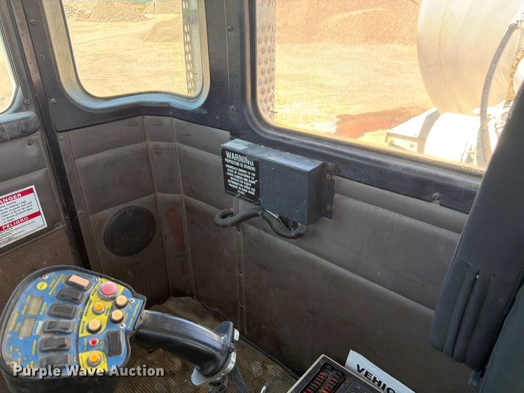 image for item EW2115 2006 Kenworth ready mix truck