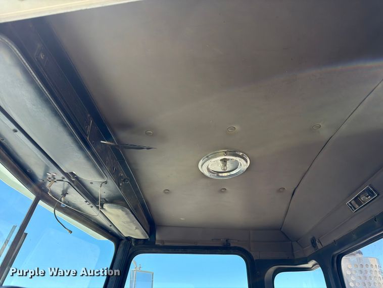 image for item EW2115 2006 Kenworth ready mix truck