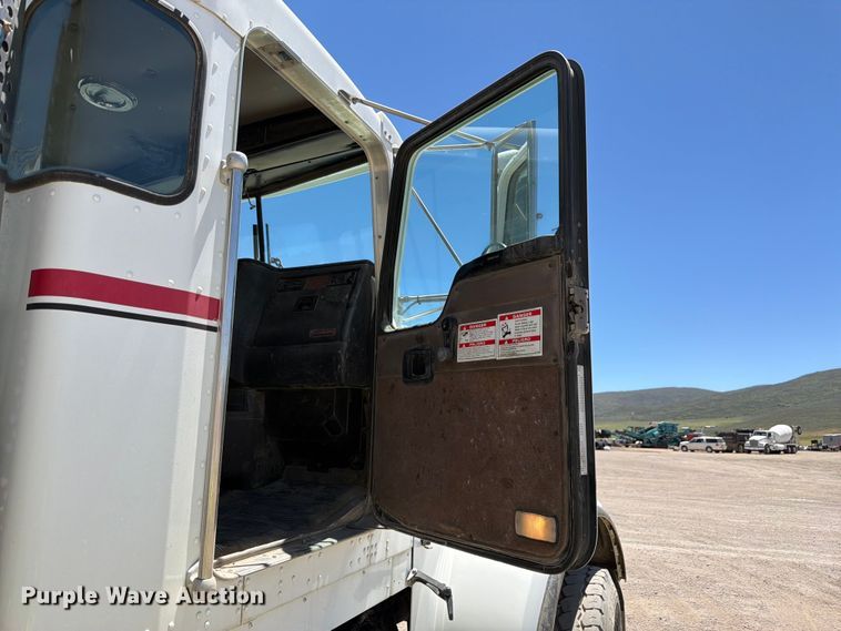 image for item EW2115 2006 Kenworth ready mix truck