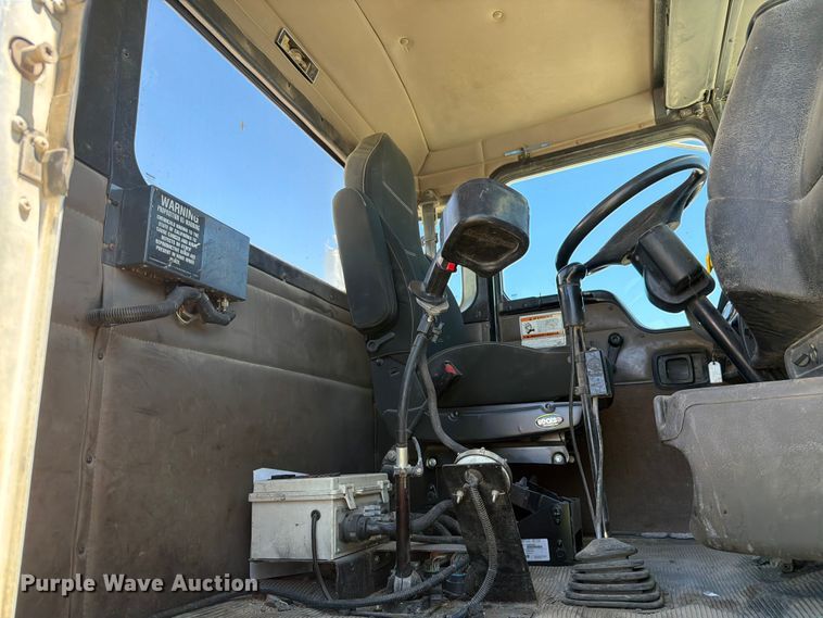 image for item EW2115 2006 Kenworth ready mix truck