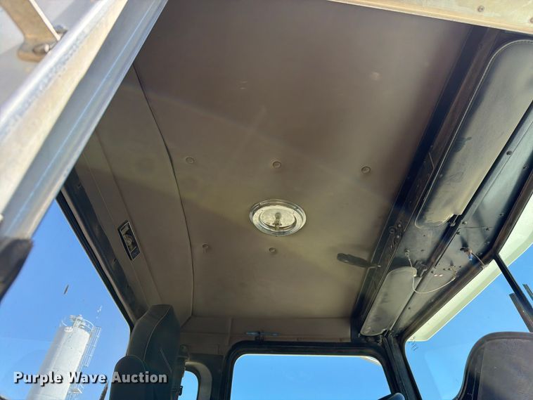 image for item EW2115 2006 Kenworth ready mix truck