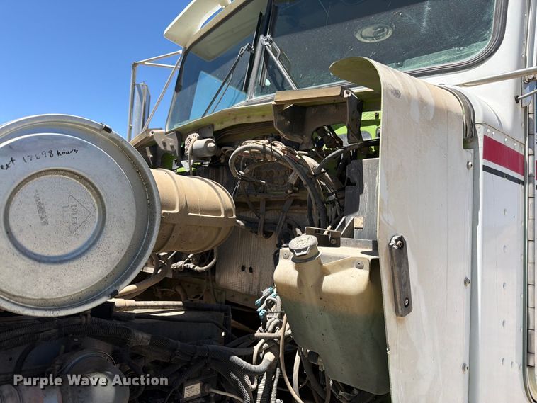 image for item EW2115 2006 Kenworth ready mix truck