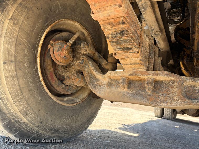 image for item EW2116 1990 Kenworth ready mix truck
