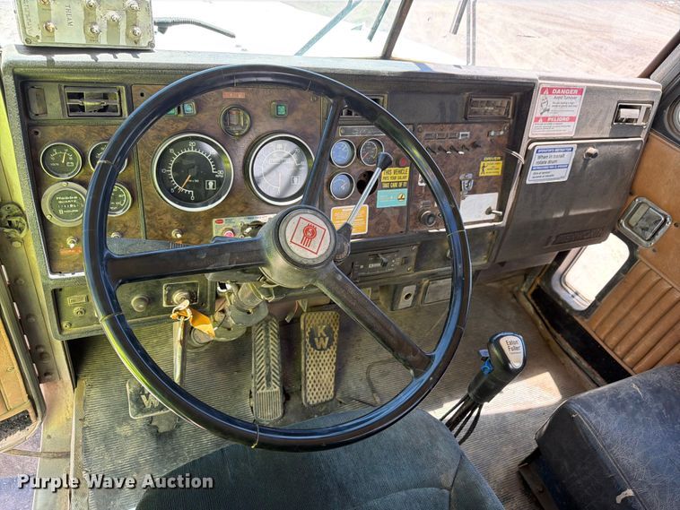 image for item EW2116 1990 Kenworth ready mix truck