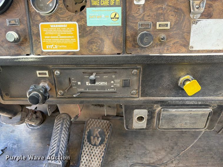 image for item EW2116 1990 Kenworth ready mix truck