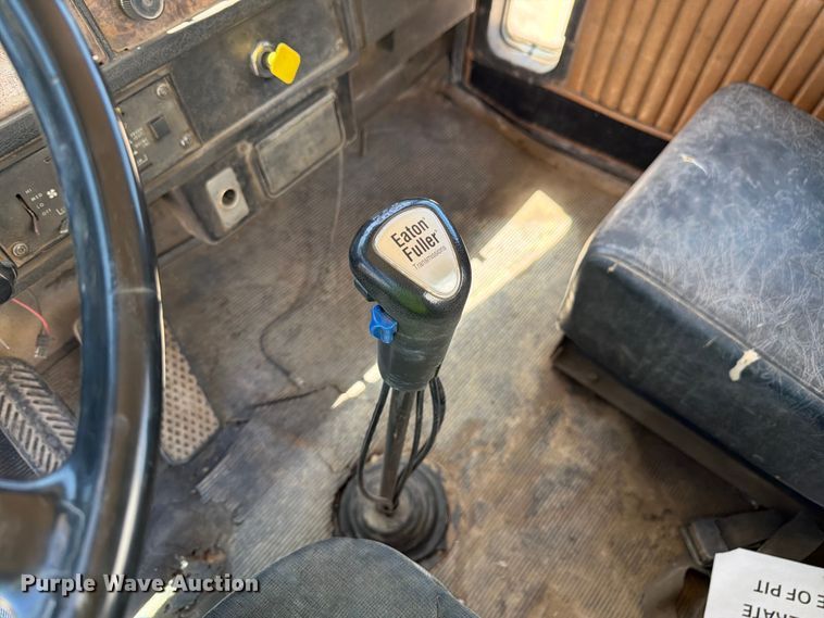 image for item EW2116 1990 Kenworth ready mix truck