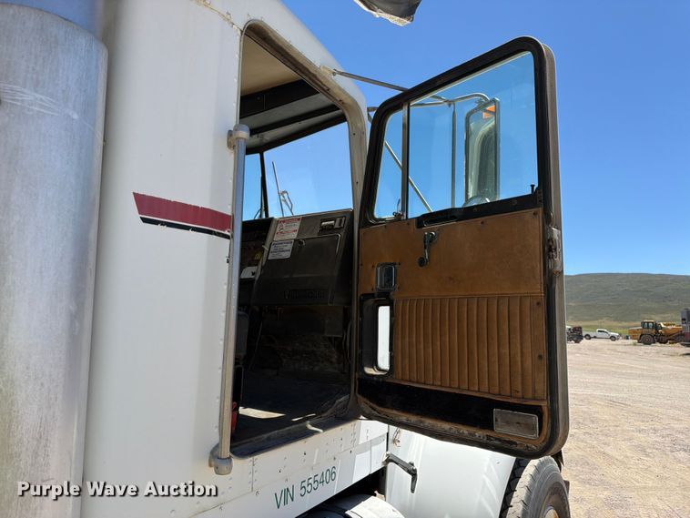 image for item EW2116 1990 Kenworth ready mix truck