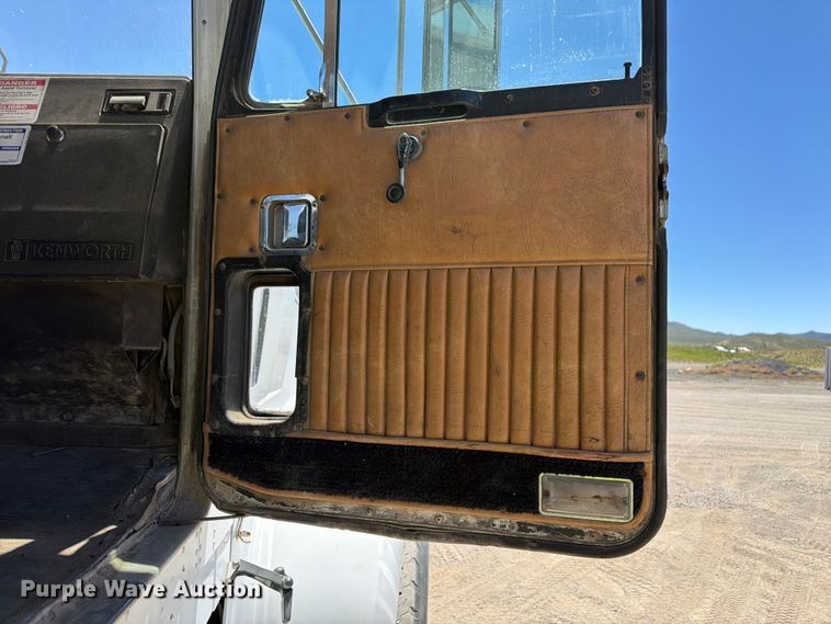 image for item EW2116 1990 Kenworth ready mix truck