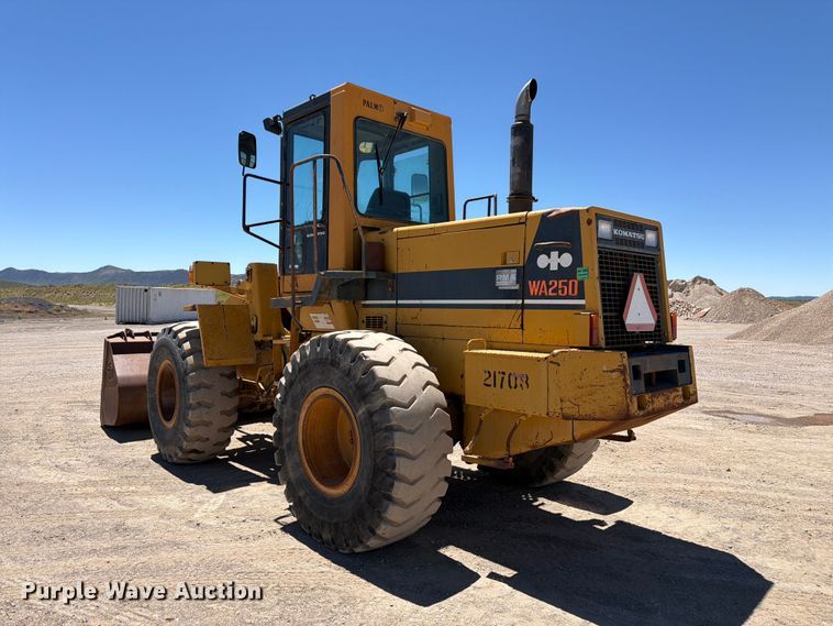 image for item EW2117 1988 Komatsu WA250-1 wheel loader