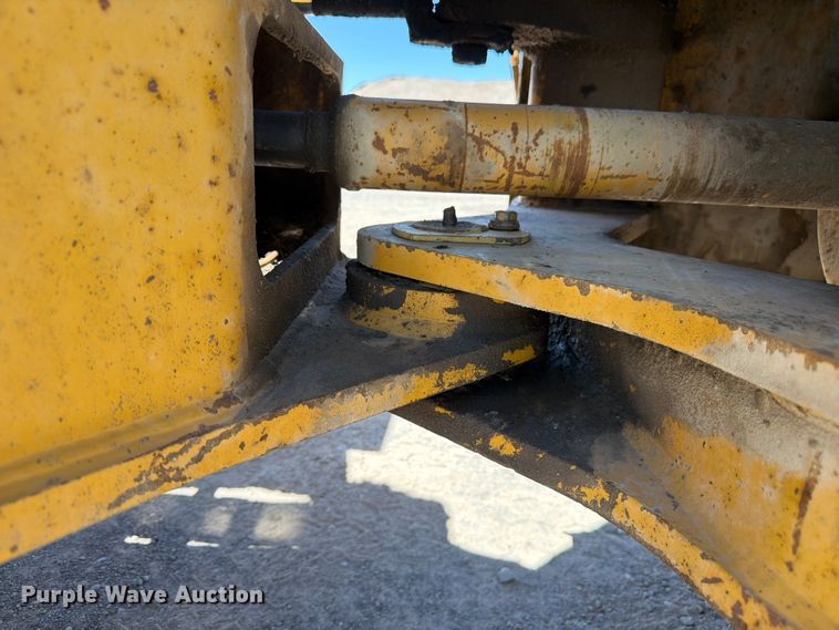 image for item EW2117 1988 Komatsu WA250-1 wheel loader
