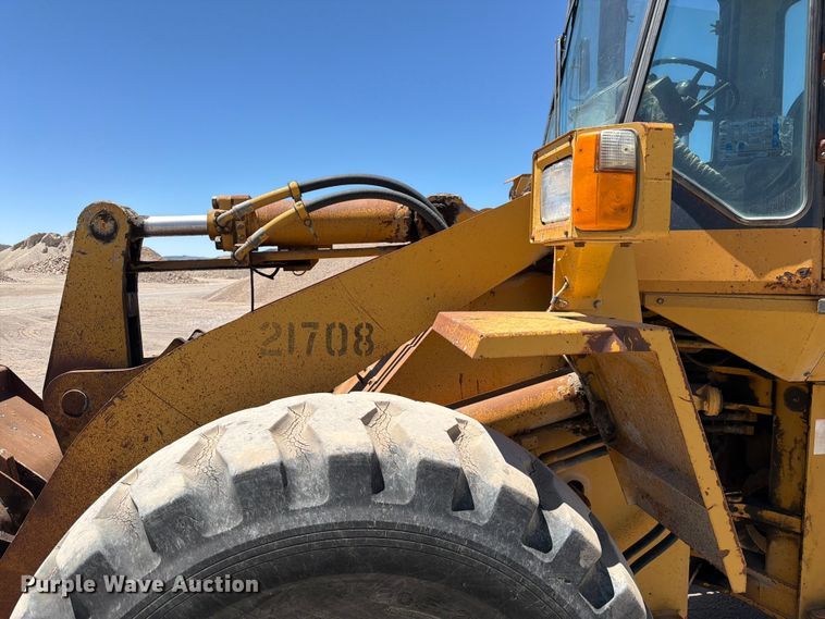 image for item EW2117 1988 Komatsu WA250-1 wheel loader