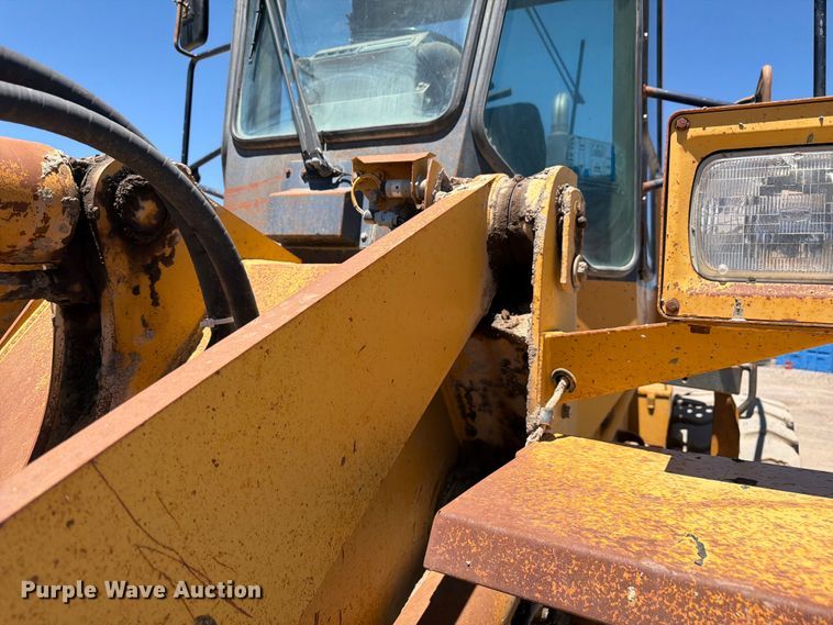 image for item EW2117 1988 Komatsu WA250-1 wheel loader