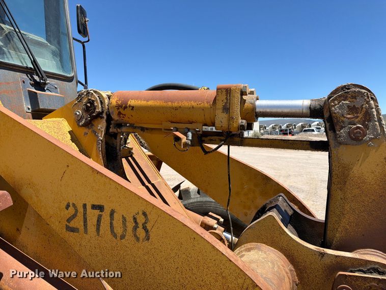 image for item EW2117 1988 Komatsu WA250-1 wheel loader