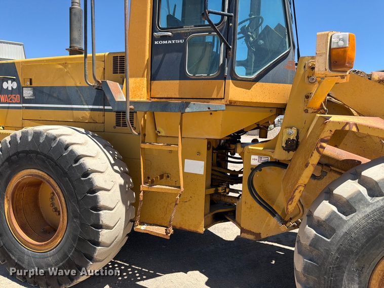 image for item EW2117 1988 Komatsu WA250-1 wheel loader