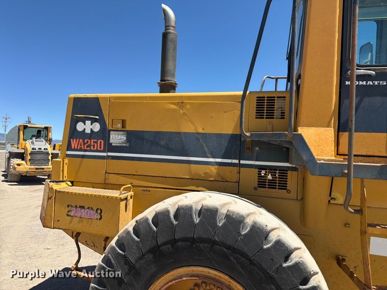 image for item EW2117 1988 Komatsu WA250-1 wheel loader