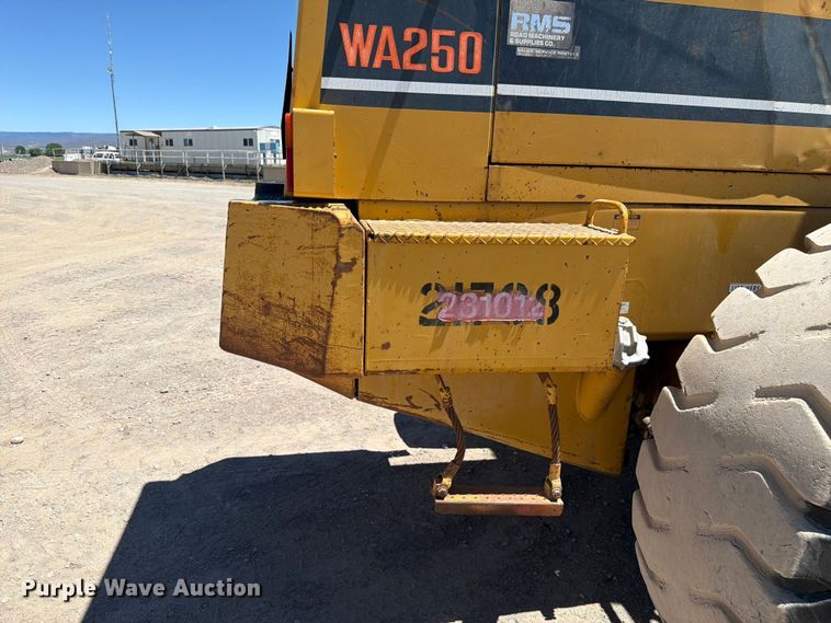 image for item EW2117 1988 Komatsu WA250-1 wheel loader