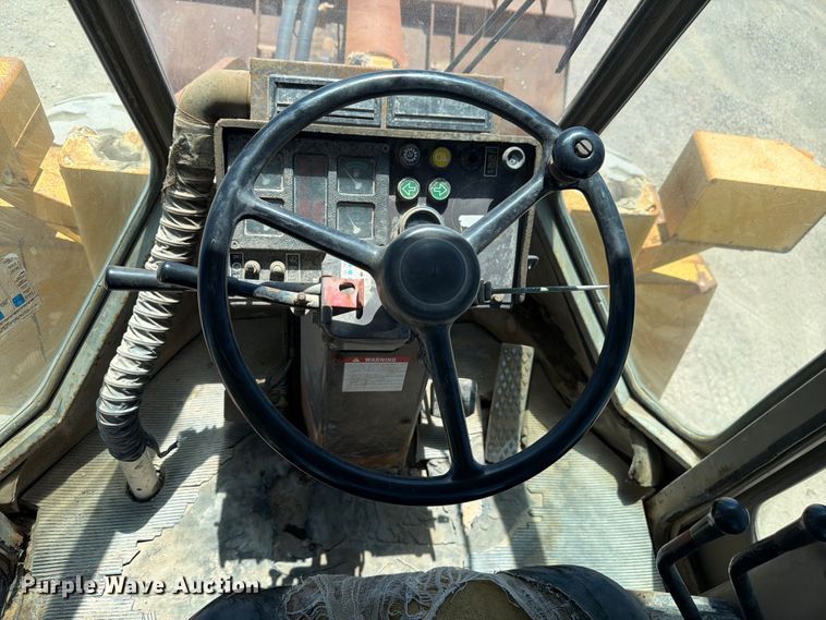 image for item EW2117 1988 Komatsu WA250-1 wheel loader