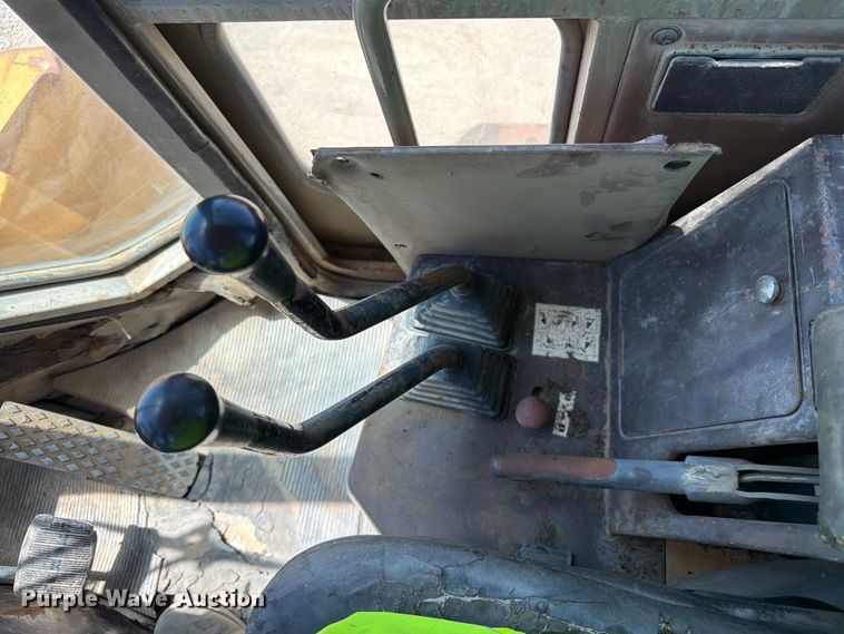 image for item EW2117 1988 Komatsu WA250-1 wheel loader