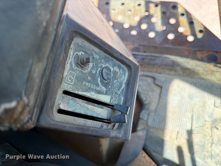 image for item EW2117 1988 Komatsu WA250-1 wheel loader
