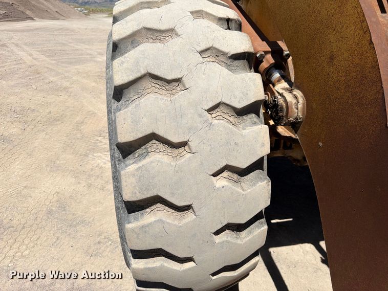 image for item EW2117 1988 Komatsu WA250-1 wheel loader