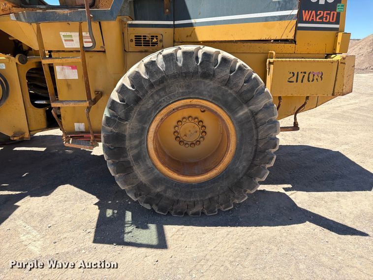 image for item EW2117 1988 Komatsu WA250-1 wheel loader