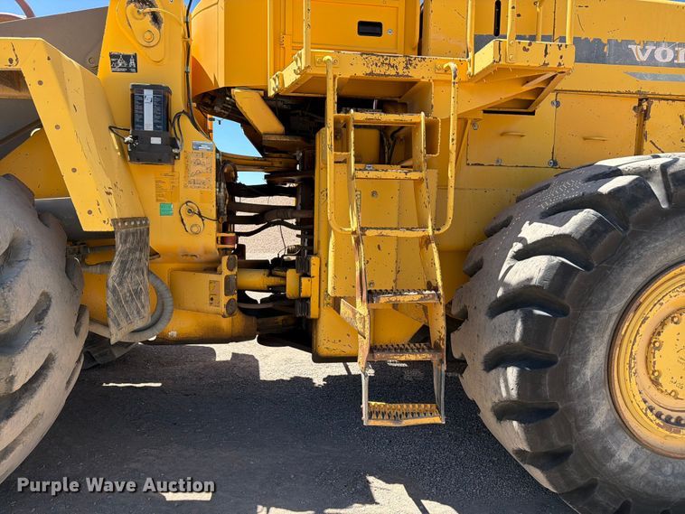 image for item EW2118 1998 Volvo L330C wheel loader