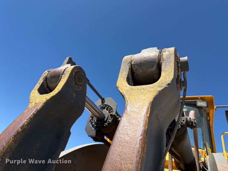 image for item EW2118 1998 Volvo L330C wheel loader