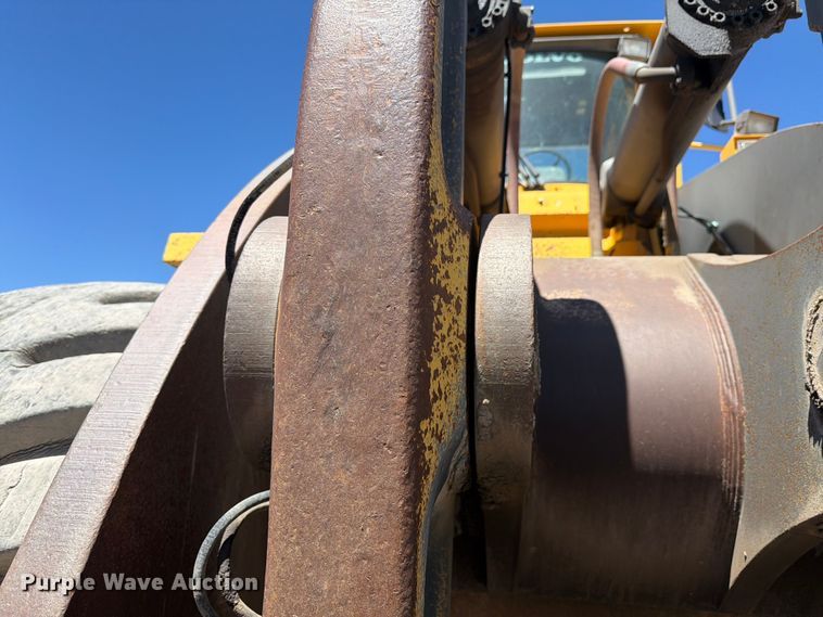 image for item EW2118 1998 Volvo L330C wheel loader