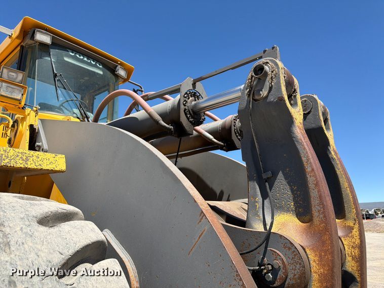 image for item EW2118 1998 Volvo L330C wheel loader