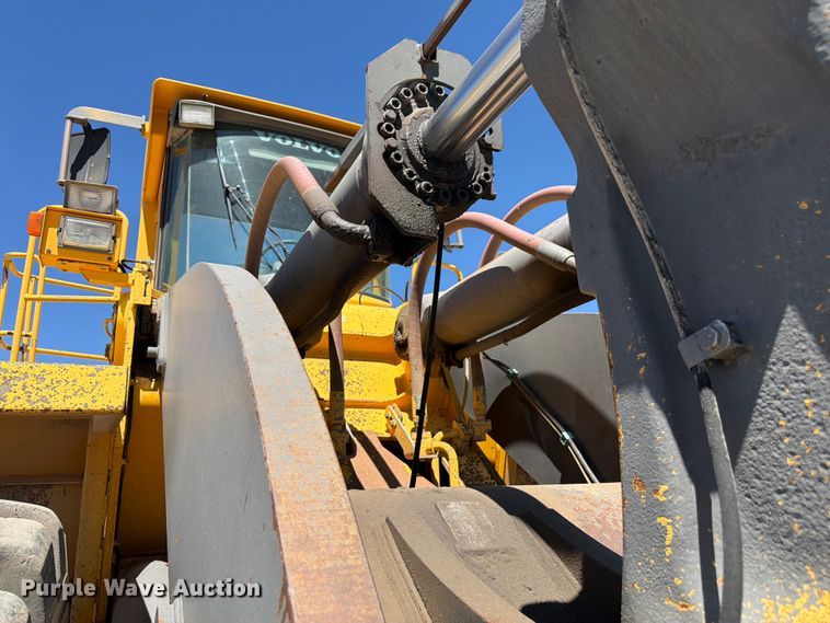 image for item EW2118 1998 Volvo L330C wheel loader